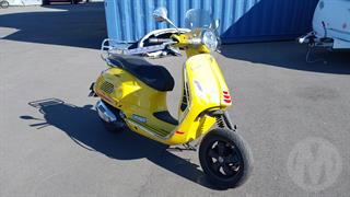 2022 Vespa GTS 300 Supersport HPE Scooter Photo