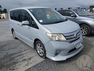 2012 Nissan Serena Station Wagon Photo