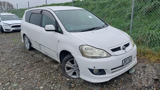 2004 Toyota I[sum 240s Station Wagon Photo