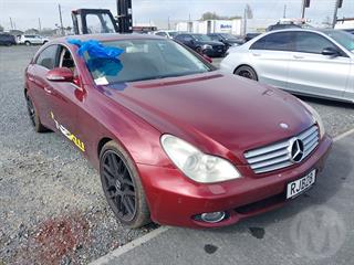 2005 Mercedes-Benz CLS 500 Sedan Photo