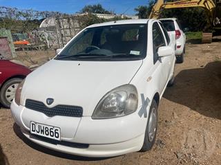 2001 Toyota Vitz Hatch Photo