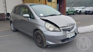 2005 Honda fit Hatch Photo