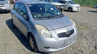 2005 Toyota Vitz Hatch Photo