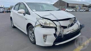 2012 Toyota Prius Hatch Photo