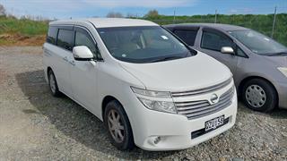 2013 Nissan Elgrand Station Wagon Photo