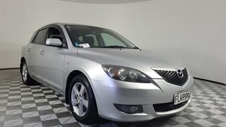 2005 Mazda Axela 5D Station Wagon Photo