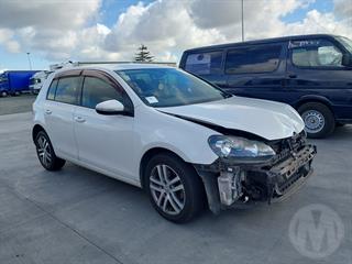 2011 Volkswagen Golf Hatch Photo