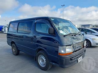 2000 Toyota Regius Van Photo