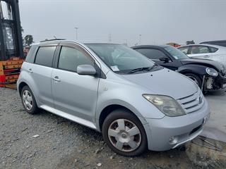 2005 Toyota IST Hatch Photo