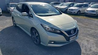 2017 Nissan Leaf Hatch Photo