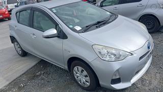 2014 Toyota Aqua Hatch Photo