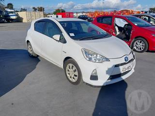 2014 Toyota Aqua Hatch Photo
