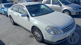 2004 Nissan Teana Sedan Photo