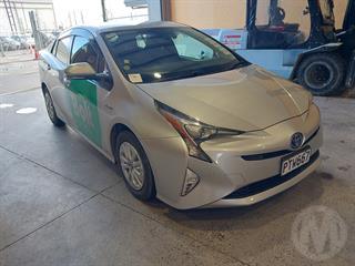 2017 Toyota Prius Hatch Photo