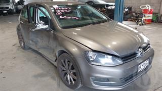 2014 Volkswagen Golf TSI Highline 7dsg Hatch Photo