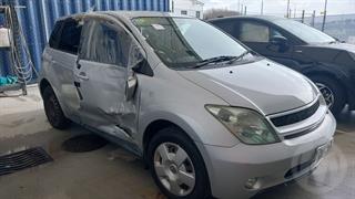 2004 Toyota IST Hatch Photo