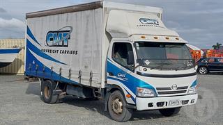 2008 Hino 300 XZU427R Curtainside GCM 12,000kg Photo