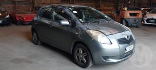 2006 Toyota Vitz Hatch Photo