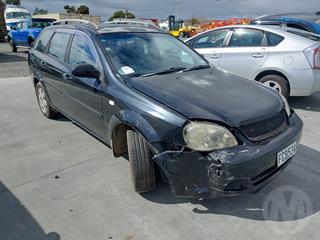 2005 Chevrolet Optra LT Station Wagon Photo