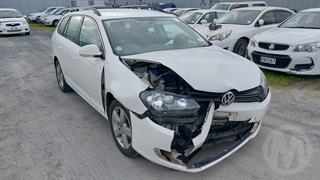 2012 Volkswagen Golf Station Wagon Photo