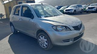 2004 Mazda Demio Hatch Photo