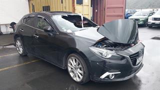 2014 Mazda Axela Hatch Photo