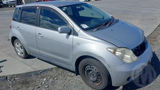 2004 Toyota IST Hatch Photo