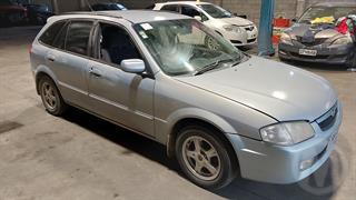 2000 Mazda Familia Hatch Photo