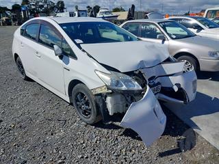 2014 Toyota Prius Hybrid Hatch Photo