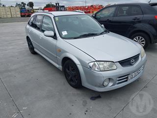 2000 Mazda Familia Hatch Photo