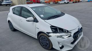 2017 Toyota Prius C GX 1.5PH/CVT/HA/4DR Hatch Photo