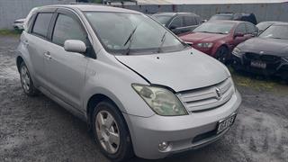 2004 Toyota Ist Hatch Photo