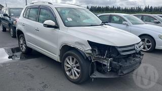 2012 Volkswagen Tiguan Station Wagon Photo
