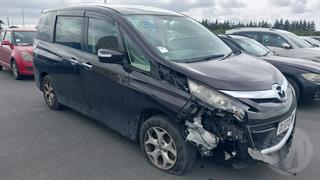 2014 Mazda Biante Station Wagon Photo