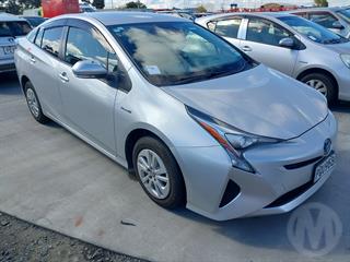 2017 Toyota Prius Hybrid Hatch Photo