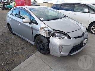 2015 Toyota Prius Hybrid Hatch Photo
