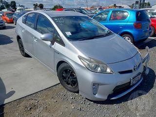 2012 Toyota Prius Hybrid Hatch Photo