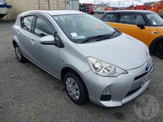 2014 Toyota Aqua Hybrid Hatch Photo
