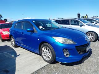 2012 Mazda Axela Hatch Photo
