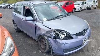 2006 Mazda Demio Station Wagon Photo