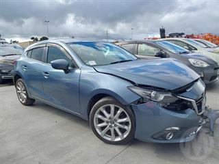 2014 Mazda Axela Hatch Photo