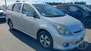 2004 Toyota Wish Station Wagon Photo