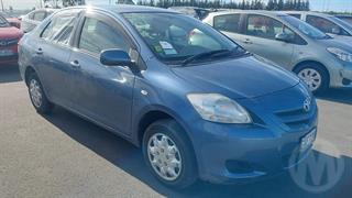 2005 Toyota Belta Sedan Photo