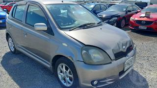 2002 Toyota Vitz Hatch Photo