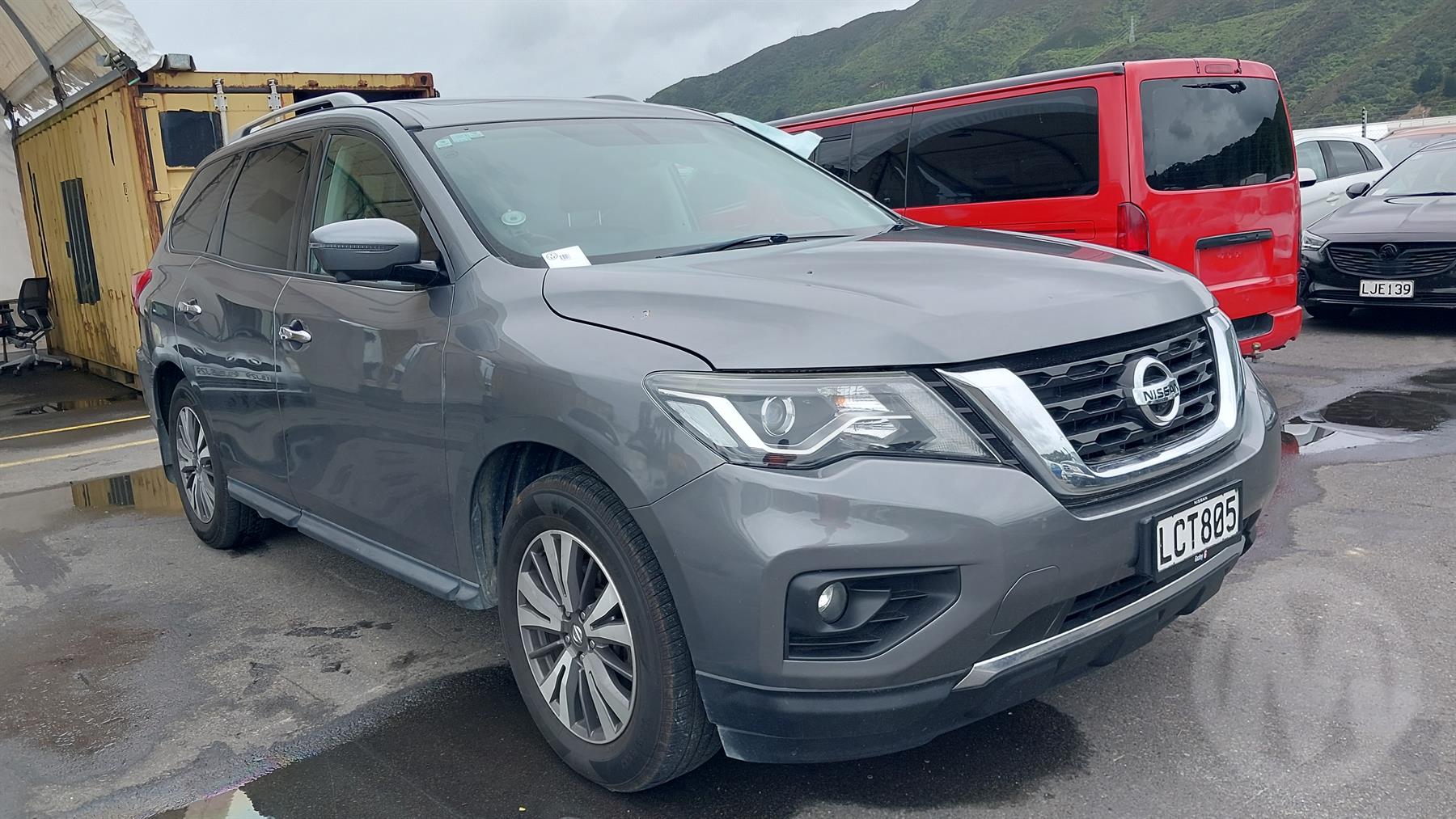 Damaged 2017 Nissan Pathfinder St-l 3.5P/4WD/CVT Station Wagon ...